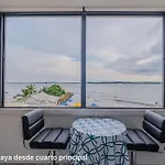 lujoso apartamento familiar frente al mar